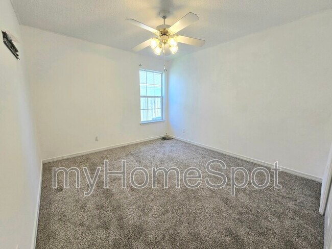 Building Photo - 2497 Redoubt Ave