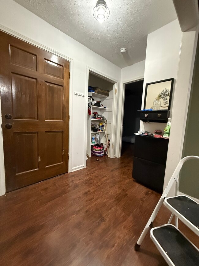 Building Photo - 5 Markwood Ln