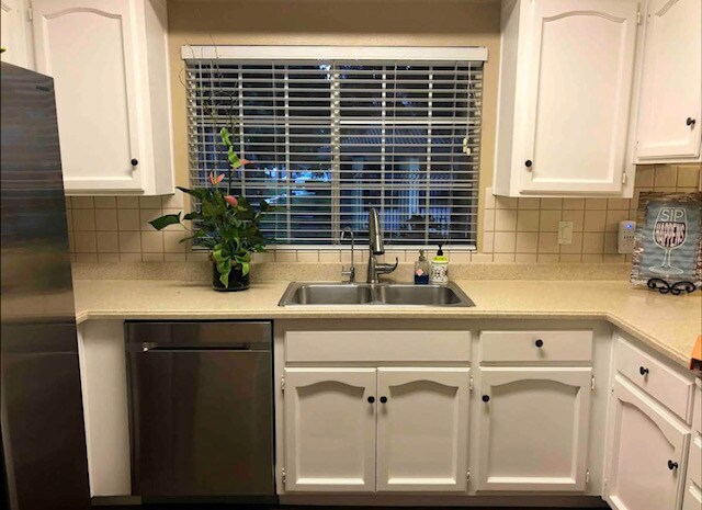 Building Photo - 8153 N Cedar Ave