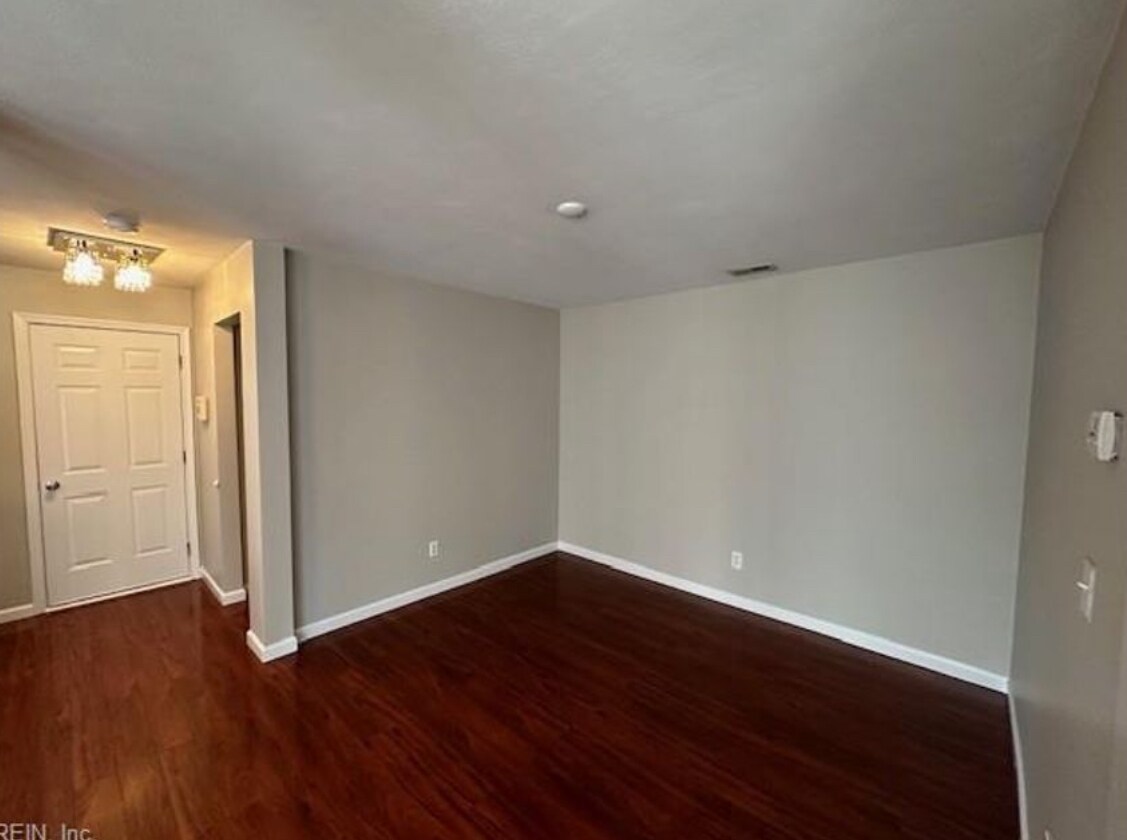 Building Photo - 4404 Glen Ellert Ct