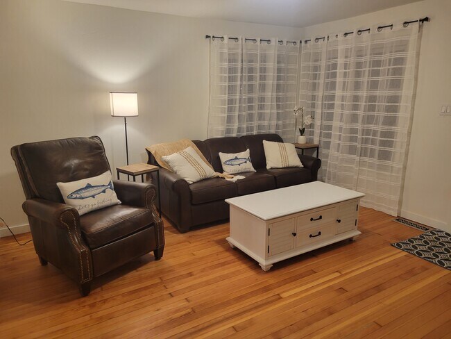 Building Photo - 505 W Spokane Ave