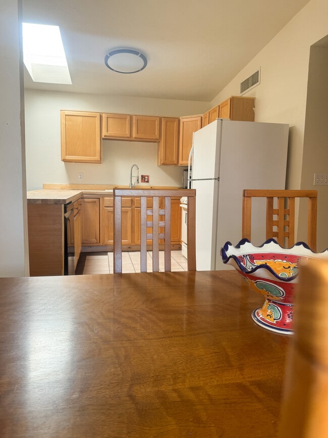 Building Photo - 9141 N Overlook Dr