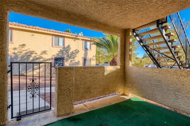 Building Photo - 1109 N Buffalo Dr