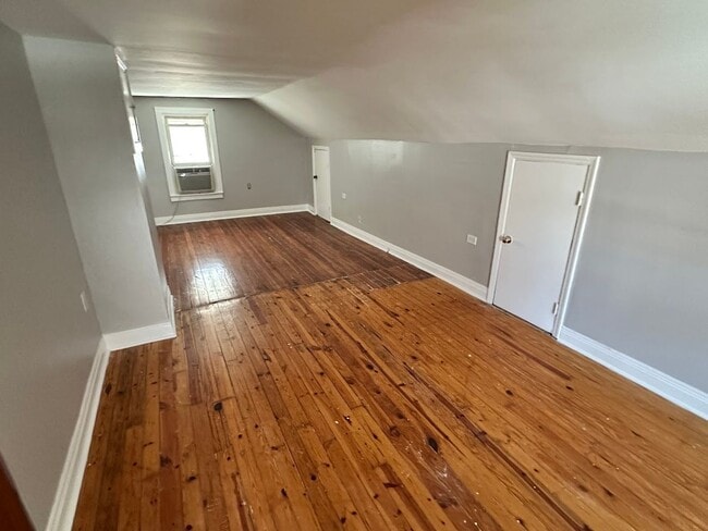 Building Photo - COMING SOON! Nice 2 BR House with Bonus Loft Room! Off-Street Parking, Small Pets Ok!