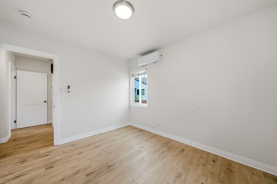 Building Photo - 16306 S Denver Ave