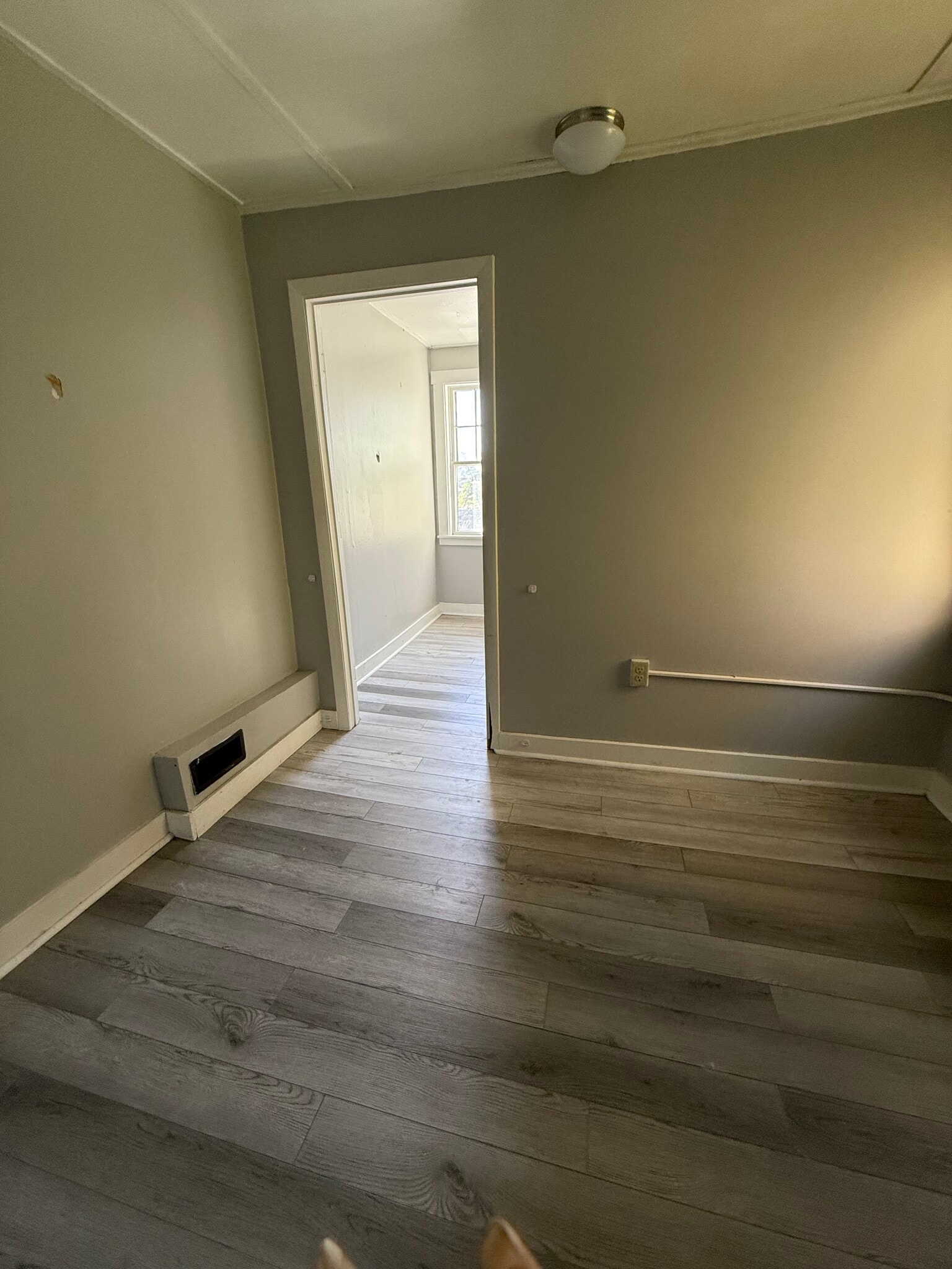 Building Photo - 56 Long St