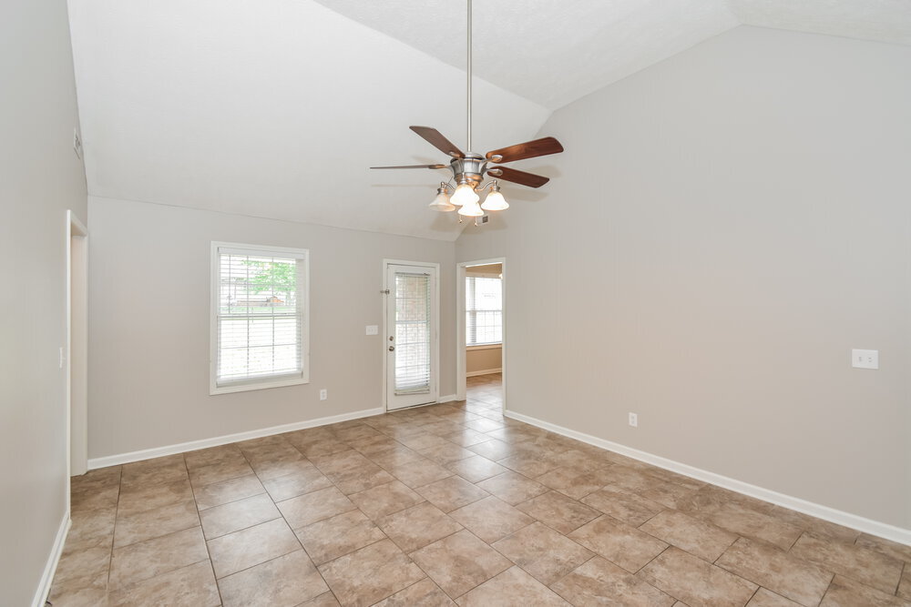 Building Photo - 144 Centerrock Dr