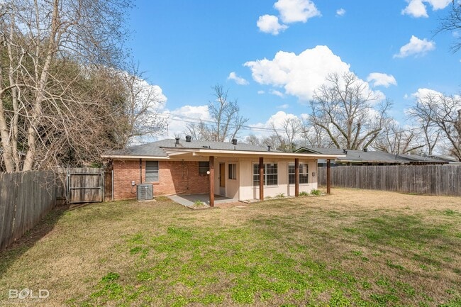 Building Photo - 1706 Shady Grove Dr