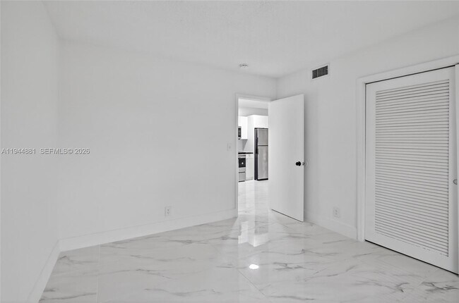 Building Photo - 5731 NE 18th Ave