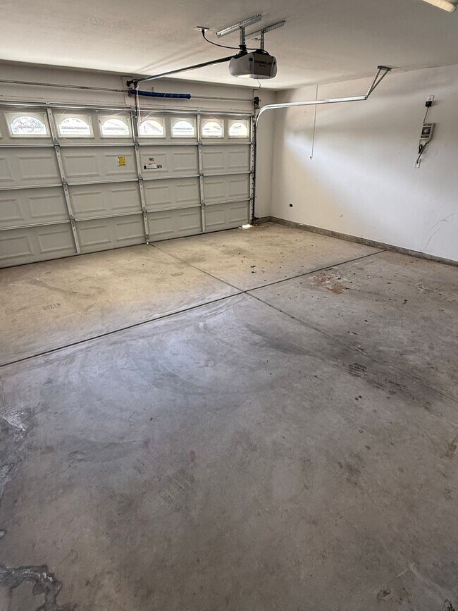Building Photo - 12710 Crystal Cove Ave