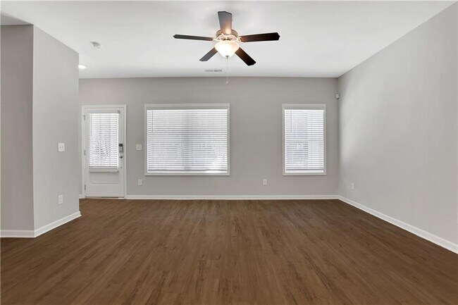 Building Photo - 1954 Sanford Dr