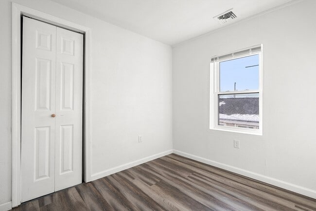 Building Photo - 249 W Main St