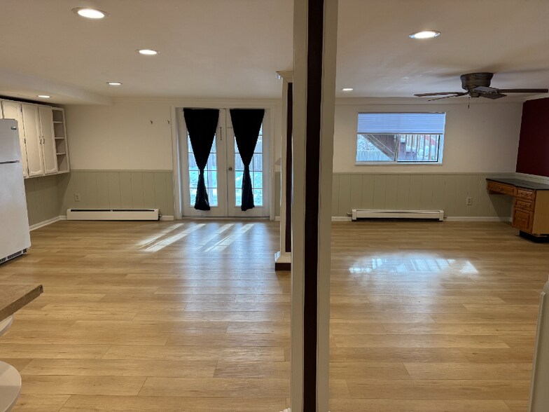 Building Photo - 1583 Highland Park Dr