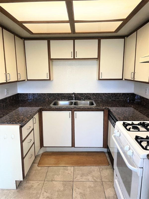 Building Photo - 503 S Adams St