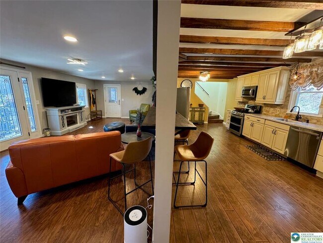 Building Photo - 312 Lehigh Dr