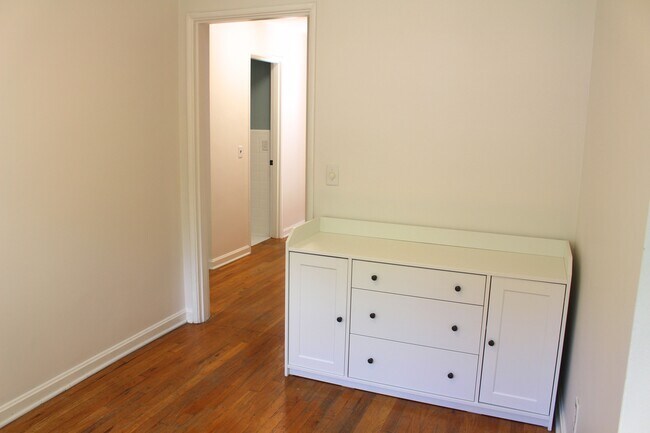 Building Photo - 3806 Gardner Ave