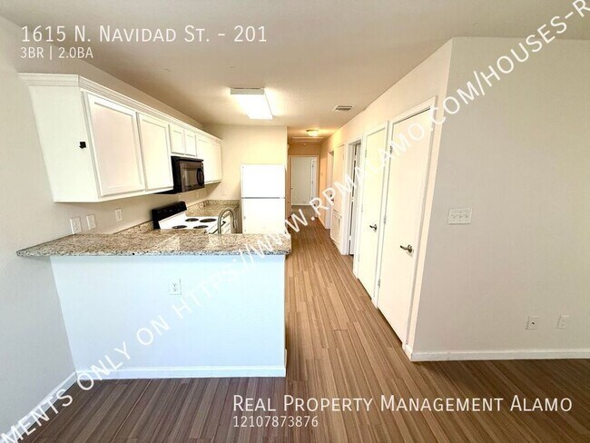 Building Photo - 1615 N Navidad St