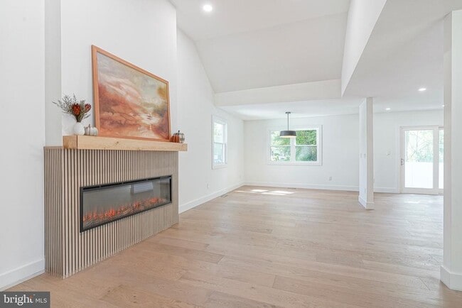 Building Photo - 316 Farmdale Rd