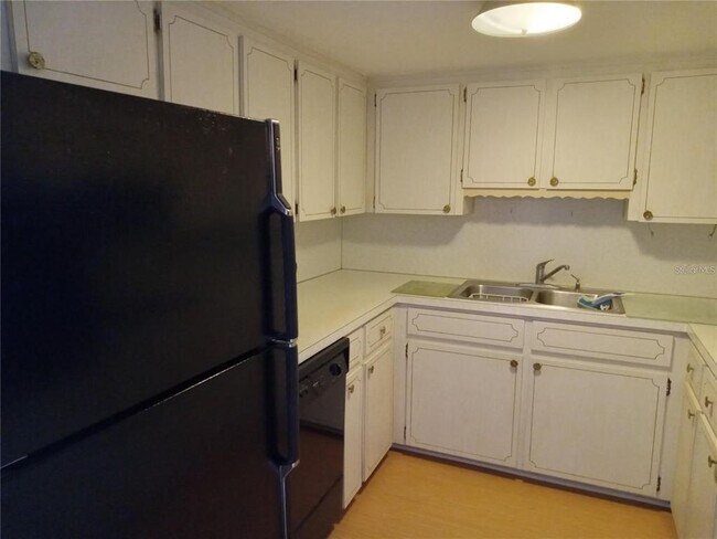 Building Photo - 2462 Brazilia Dr