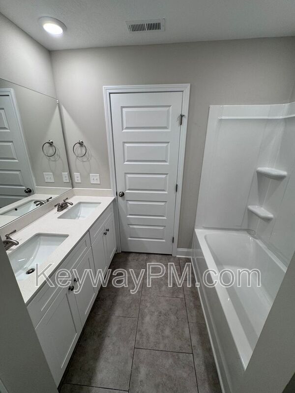 Building Photo - 587 Yuma Ln