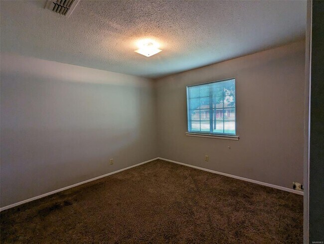 Building Photo - 1802 Jenny Dr