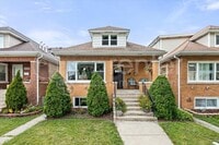 Building Photo - 4230 N Oriole Ave