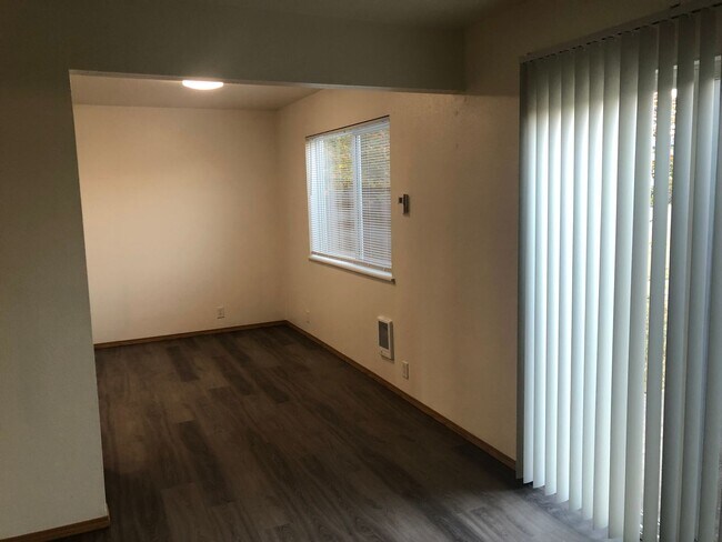 Building Photo - 226 S 59th St