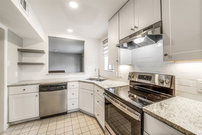 Building Photo - 767 Bering Dr