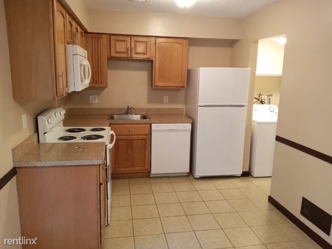Building Photo - 2 br, 1.5 bath Condo - Peppertree Ln Condo