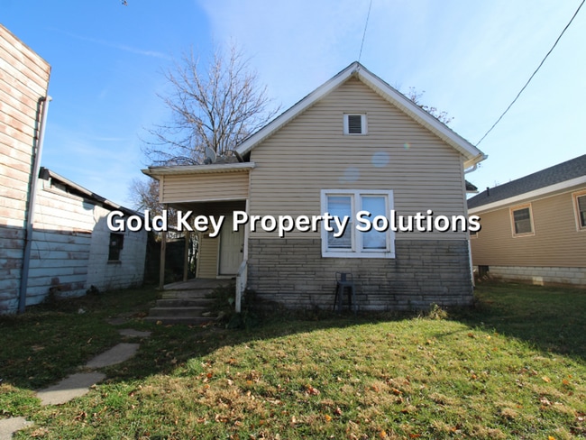 Building Photo - MUNCIE 3 BR 1 BA House with New Appliances...