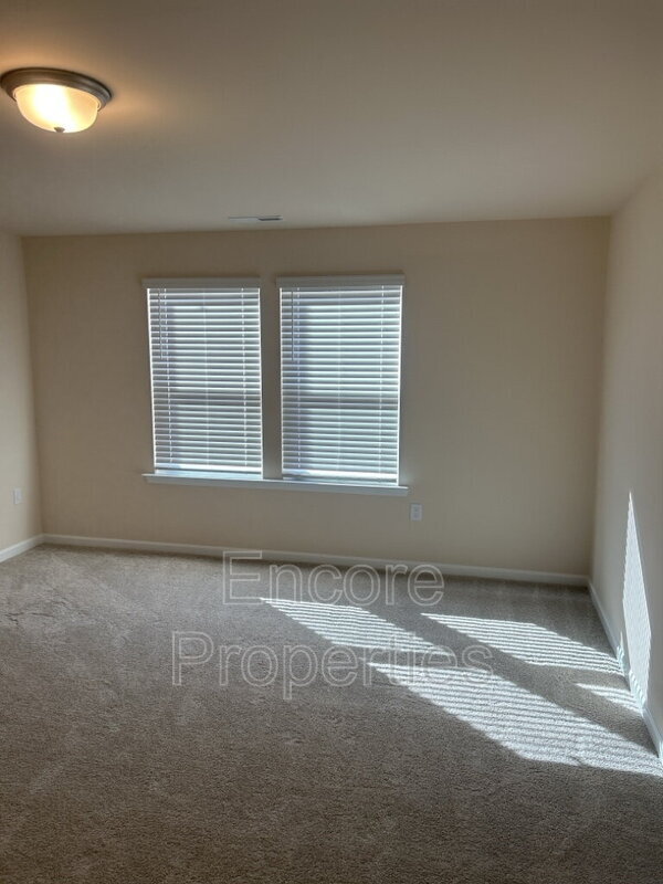 Building Photo - 305 Ribbon Rail St