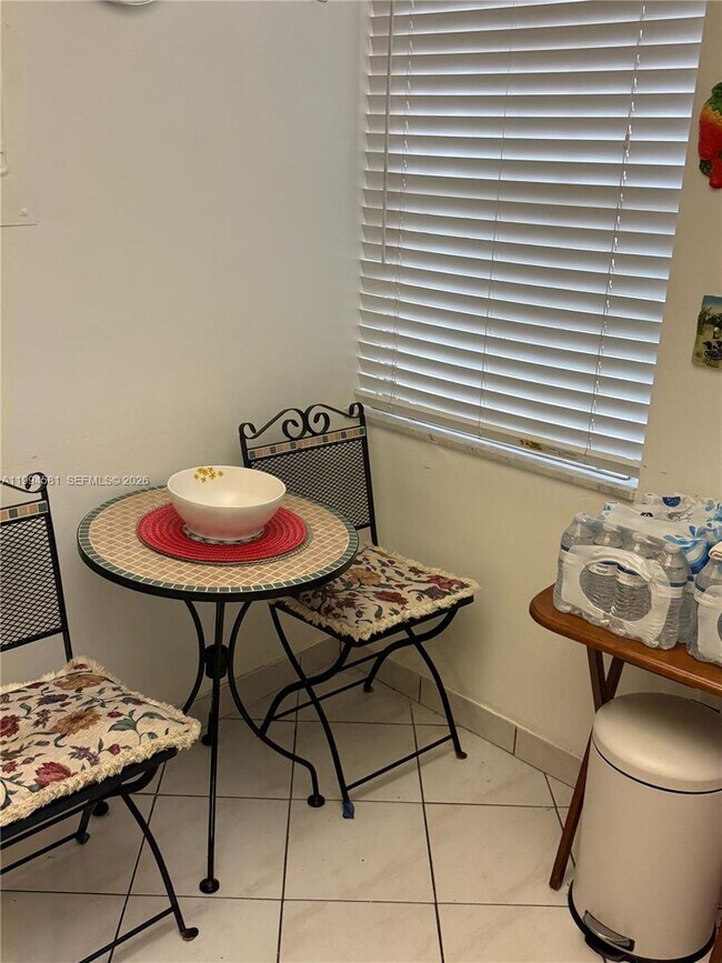 Building Photo - 1481 NE Miami Gardens Dr