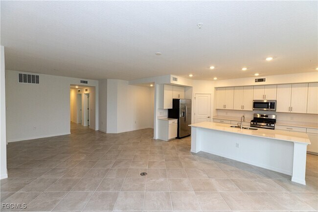 Building Photo - 16572 Kingwood Ln