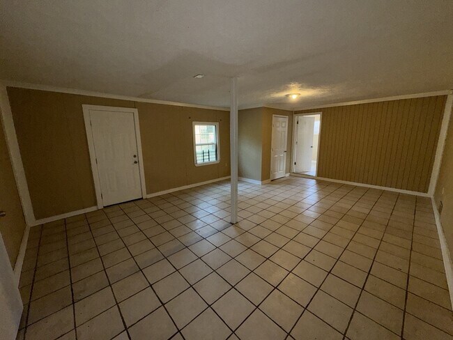 Building Photo - 2704 Shannon St