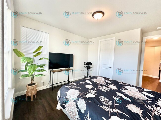 Building Photo - Welcome to your dream home, where modern elegance meets unparalleled convenience!