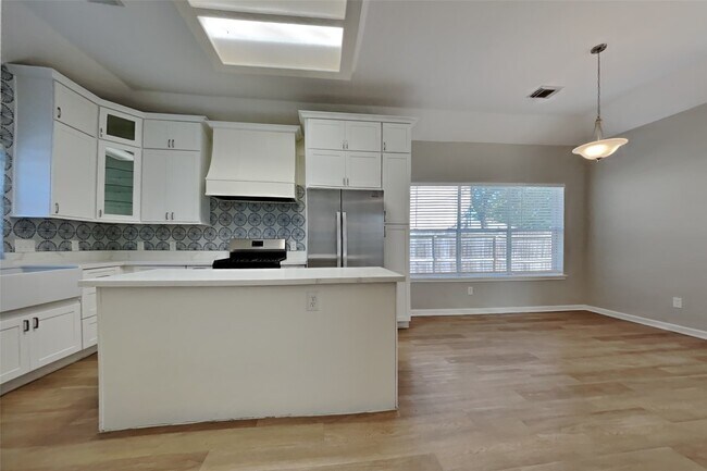 Building Photo - 30110 Granum Dr