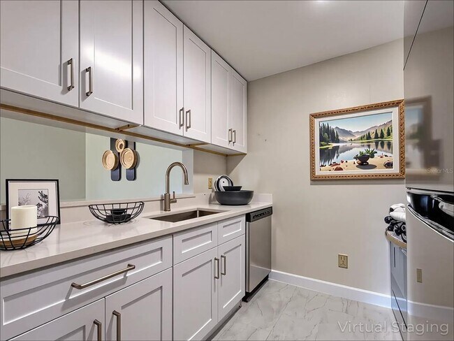 Building Photo - 4008 Crockers Lake Blvd