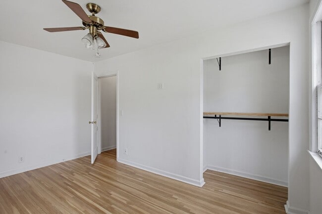 Building Photo - Donelson mid-mod ranch with full unfinished basement workshop, large yard, 3 BR 1 Bath, 20 minute...