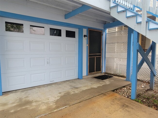 Building Photo - 717 Church St