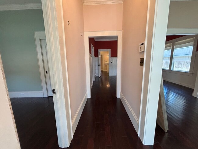 Building Photo - Historic Charm, Modern Comfort | 4BR +Bonu...
