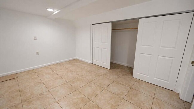 Building Photo - 275 Avenue A