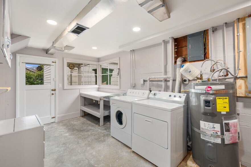 Building Photo - 4731 49th Ave NE