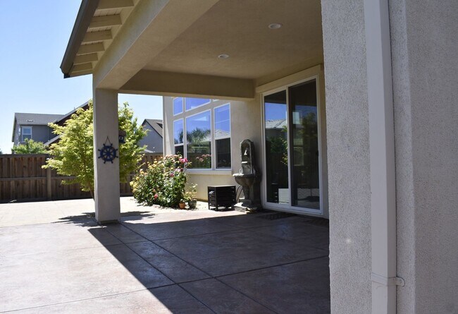 Building Photo - 6000 Danwood Dr