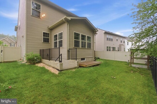 Building Photo - 7585 Holly Ridge Dr