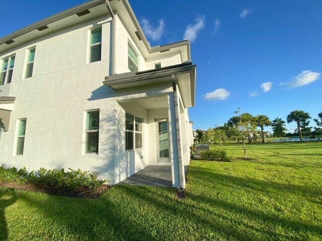 Building Photo - 4819 Navali Dr