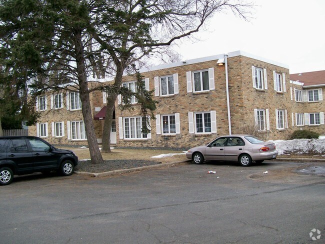 Building Photo - 2401 W 90th St