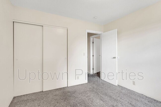 Building Photo - 4113 SE 28th Ave