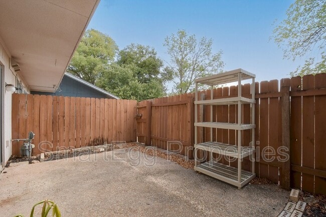 Building Photo - 5905 Little Creek Trail