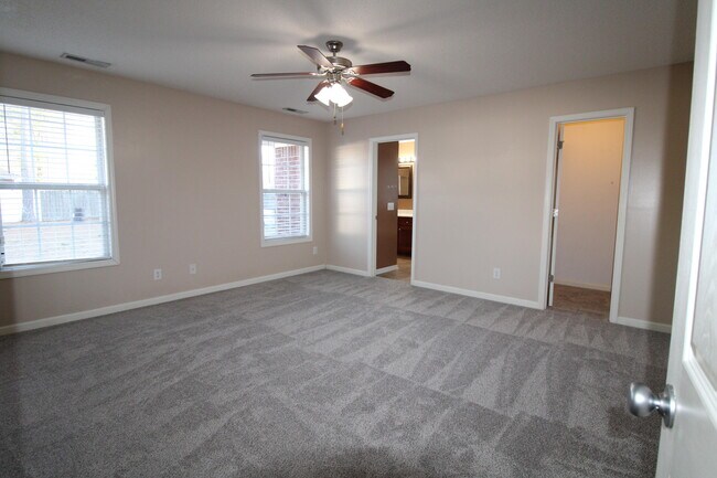 Building Photo - 280 Trillium Ln