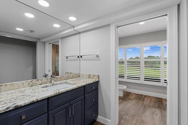 Building Photo - 2435 Presidential Way
